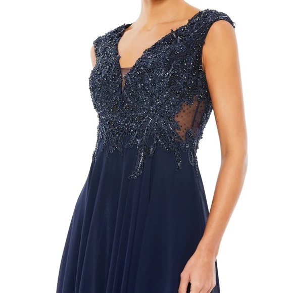 Mac Duggal 20264 NWT APPLIQUED CAP SLEEVE BODICE FLOWY GOWN - Picture 4 of 13